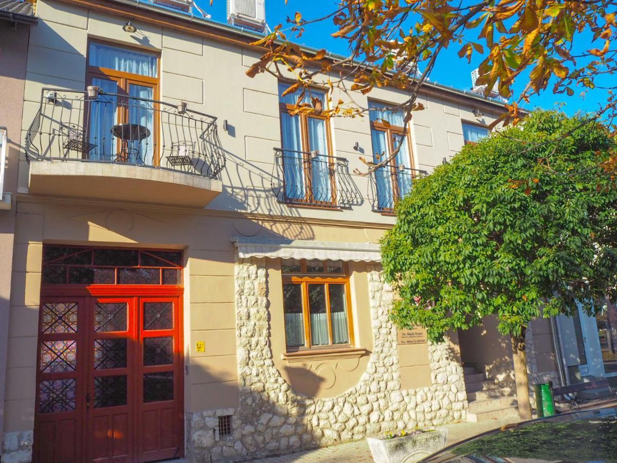 Holiday Apartmanhaz ハルカーニャ エクステリア 写真