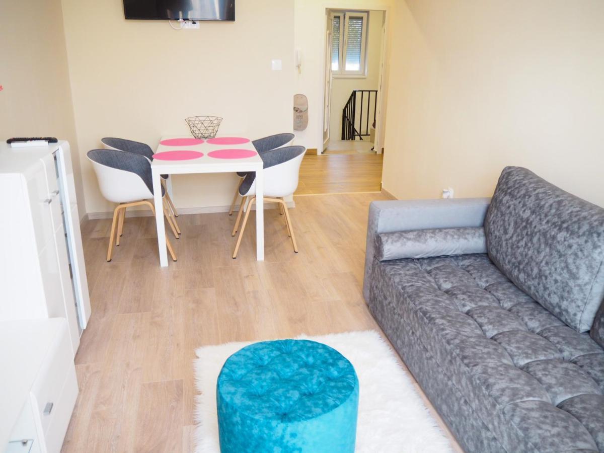 Holiday Apartmanhaz ハルカーニャ エクステリア 写真