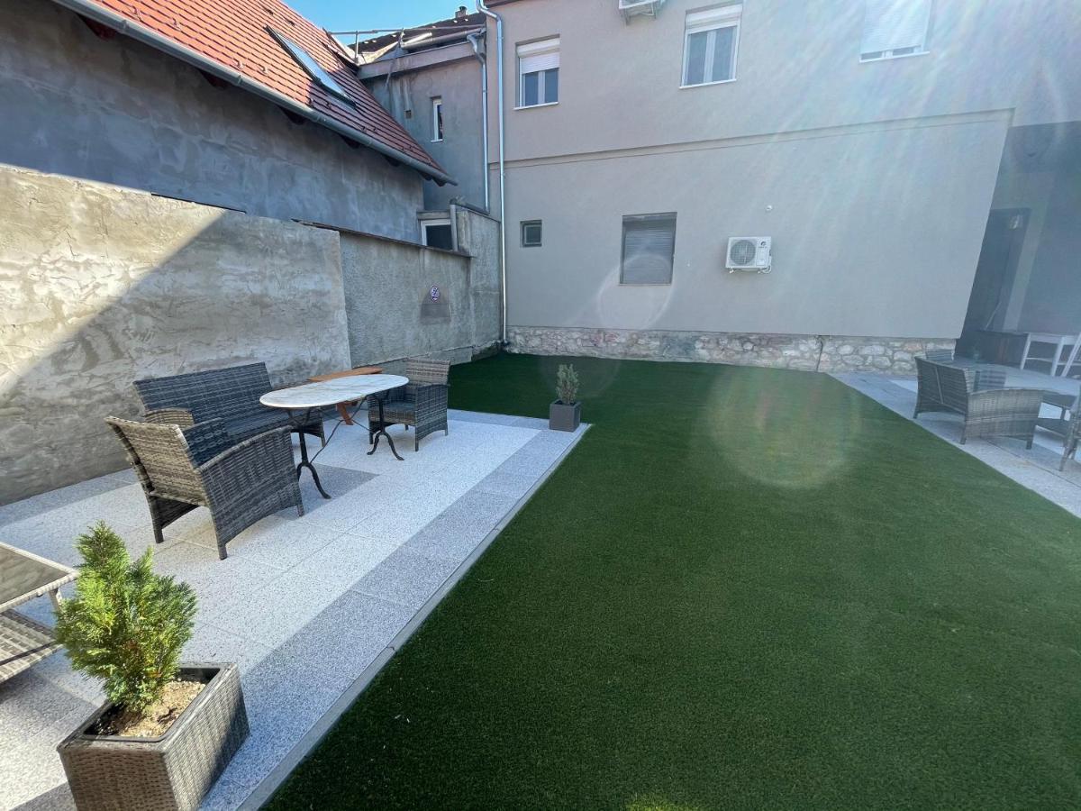 Holiday Apartmanhaz ハルカーニャ エクステリア 写真